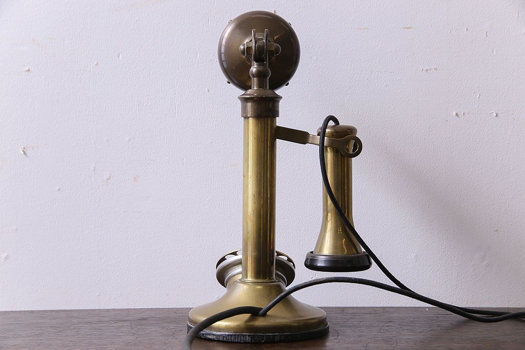 アンティーク雑貨　イギリスアンティーク　真鍮　クラシカルなデザインのダイヤル式電話(Candlestick Brass Telephone)