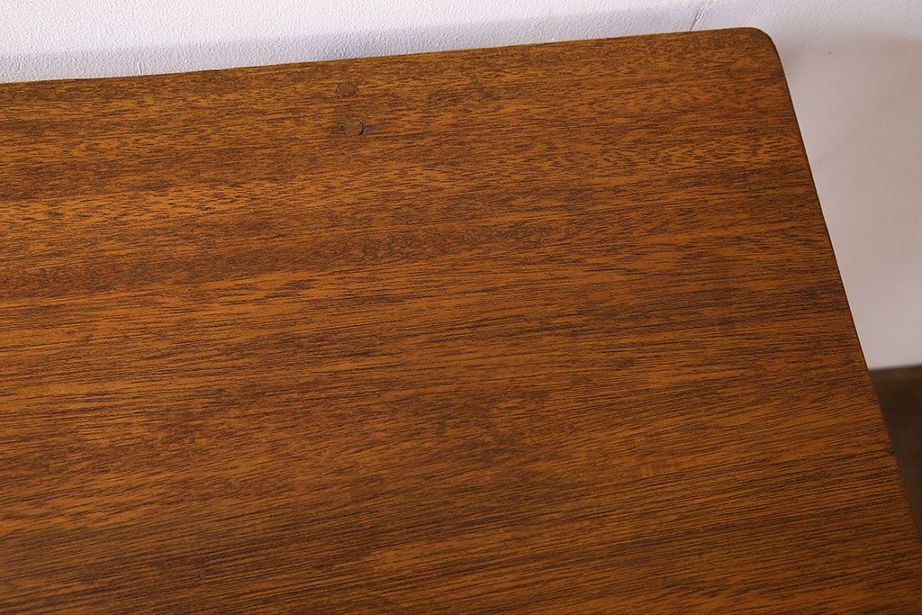 アンティーク家具　和製アンティーク　ラワン材製　天板一枚板のシンプルな鉄脚テーブル(3)