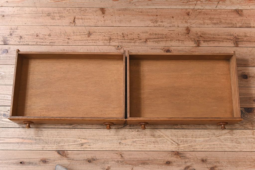 北欧家具　オーク材製　シンプルでスタイリッシュなサイドボード(キャビネット)