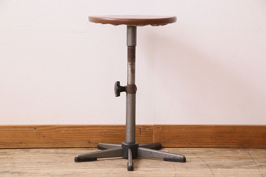ヴィンテージ家具　イギリスビンテージ　当時物　シャビーな回転椅子(スツール)(2)