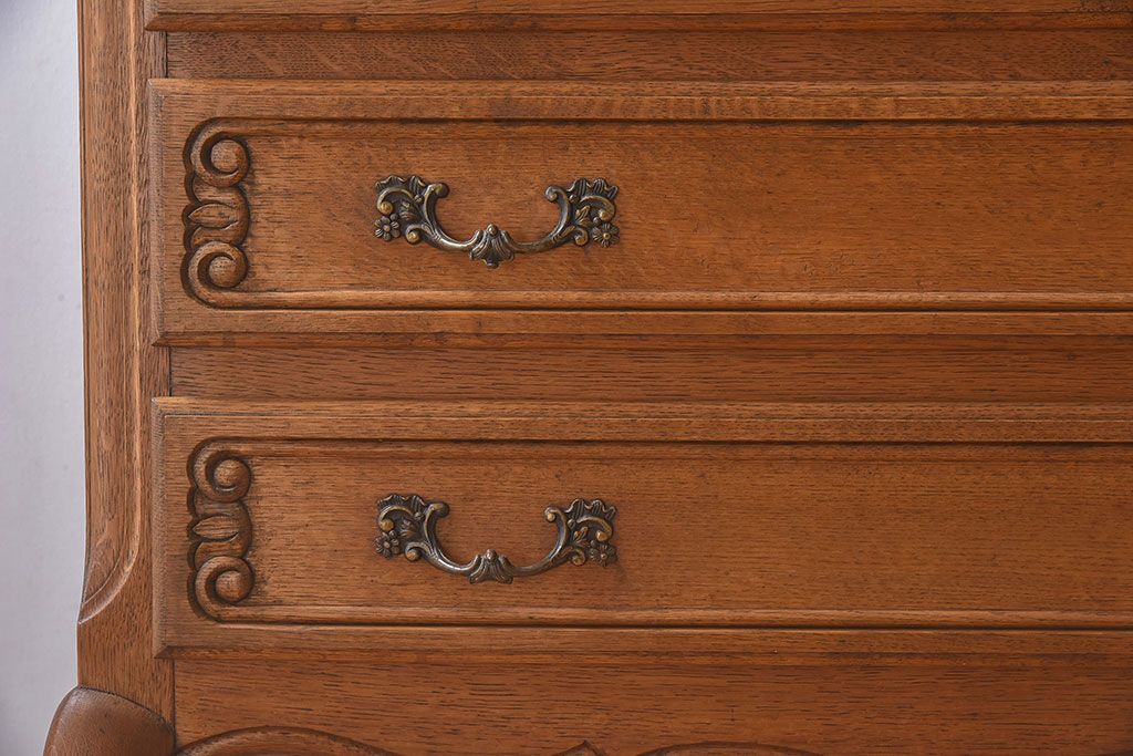 ヴィンテージ家具　フランスビンテージ　美しい彫刻入り!上質なオーク材製のライティングビューロー