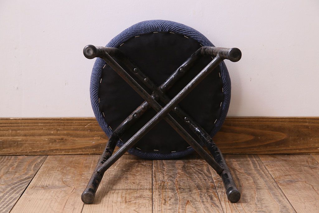 レトロ家具　鉄脚　昭和レトロ　クッション座面丸スツール(椅子、チェア)