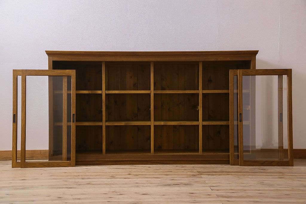 アンティーク家具　和製アンティーク　オーク材製!四枚引き戸のシンプルなガラス戸棚(収納棚・サイドボード)