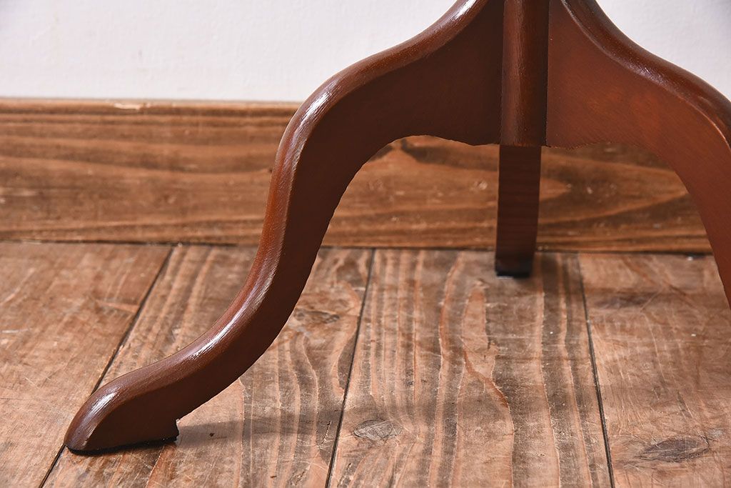 アンティーク雑貨　イギリスアンティーク　マホガニー材のクラシカルな花台(サイドテーブル、ワインテーブル)