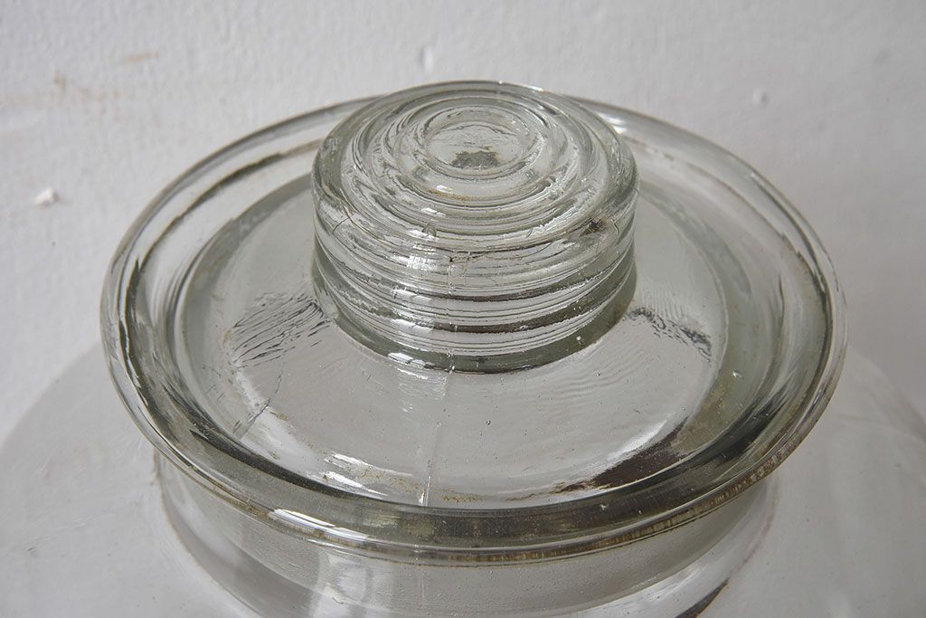 アンティーク雑貨　昭和レトロ　アンティークの蓋付きガラス瓶大小2個セット