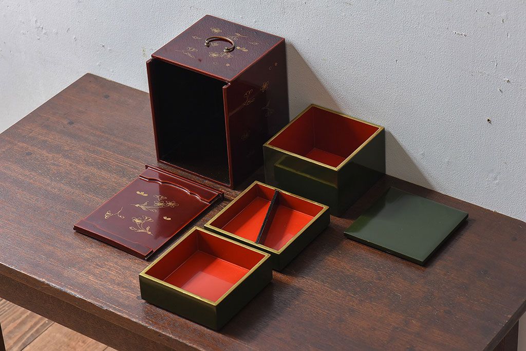 アンティーク雑貨　漆器 沈金 ミニ重箱(外箱・蓋付き)