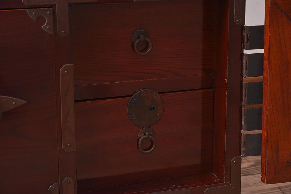明治期　前面欅材製　極美品!漆が美しい衣装箪笥(二本松重ね箪笥)