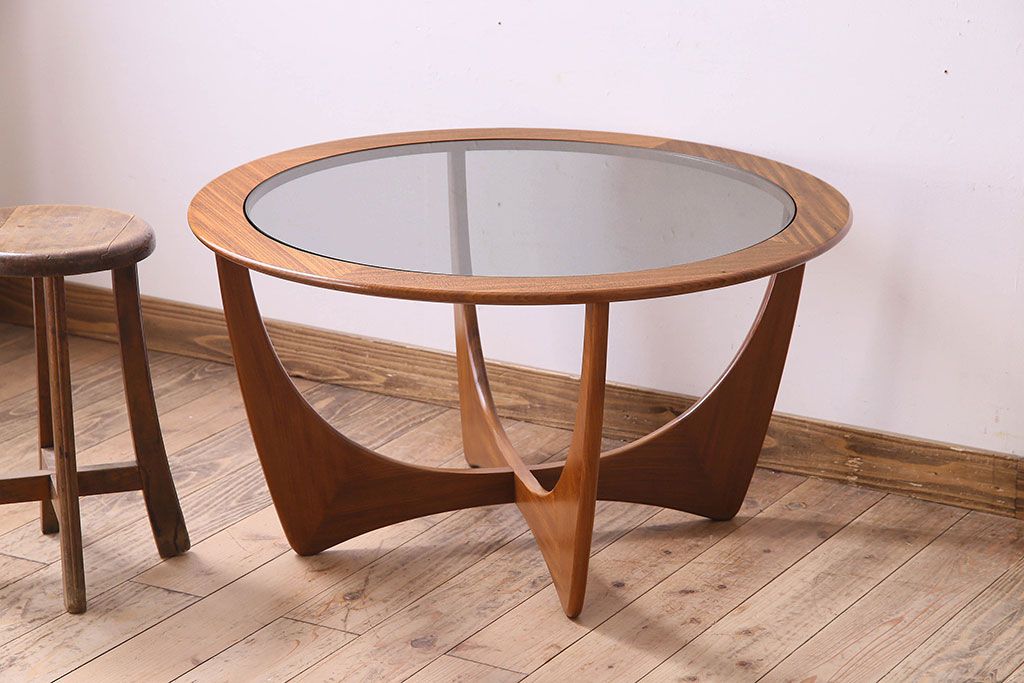 ヴィンテージ家具 G-plan(ジープラン) 北欧ビンテージ チーク材 ガラストップラウンドテーブル(センターテーブル・コーヒーテーブル)(3