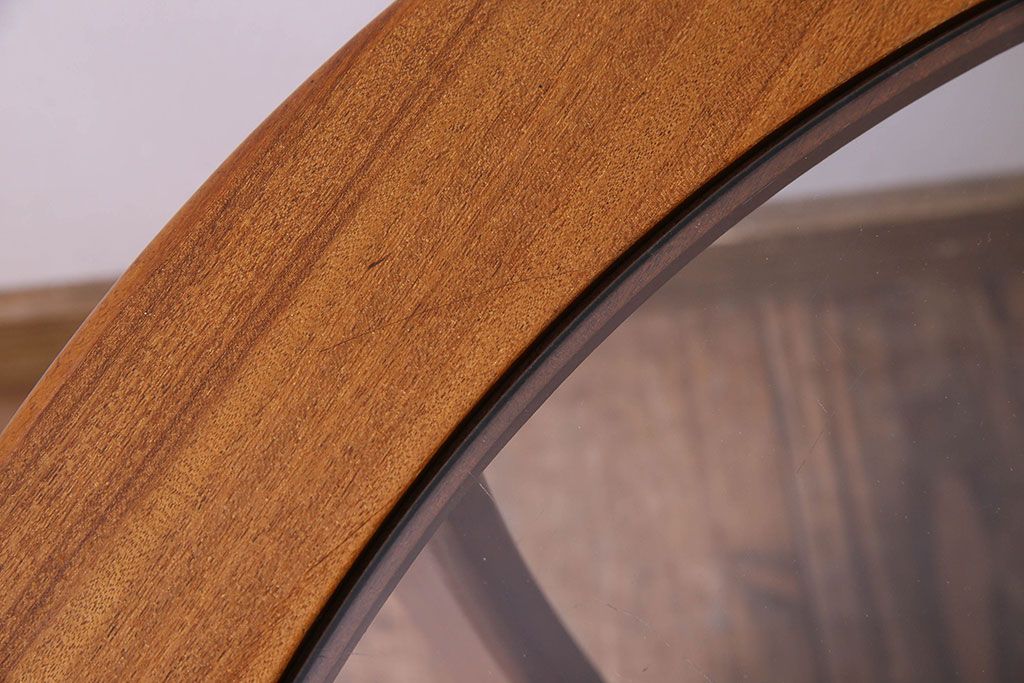 ヴィンテージ家具　G-plan(ジープラン)　北欧ビンテージ　チーク材　ガラストップラウンドテーブル(センターテーブル・コーヒーテーブル)(3)
