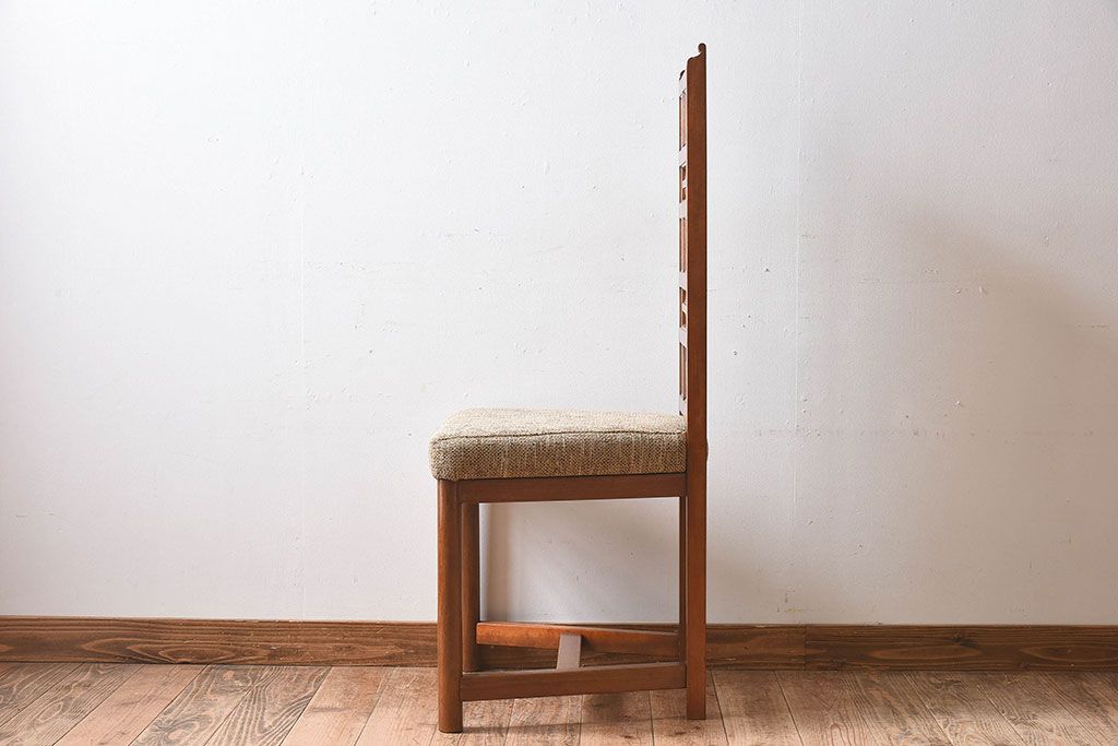 アンティーク家具　イギリスアンティーク　珍しいデザインのクッションチェア(椅子)(2)