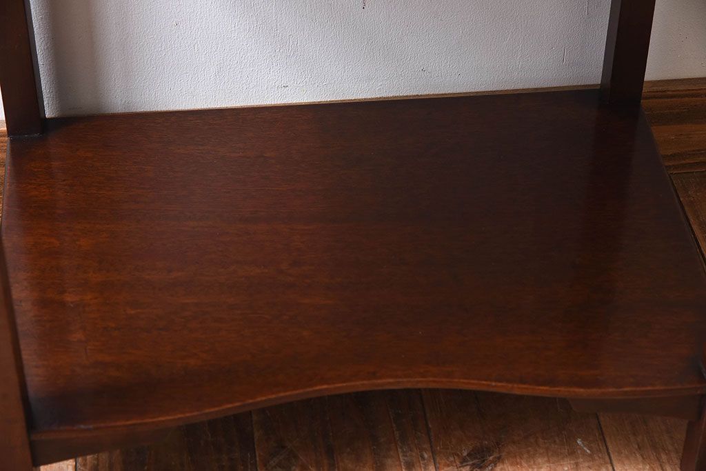 アンティーク家具　イギリスアンティーク　マホガニー材　上品な佇まいのチェスト