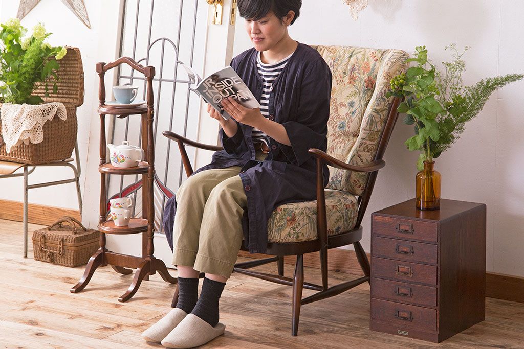 イギリスブランド家具　ERCOL(アーコール)製のクッションチェア(アームチェア、ソファ)