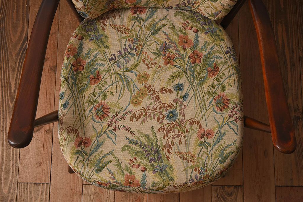 イギリスブランド家具　ERCOL(アーコール)製のクッションチェア(アームチェア、ソファ)