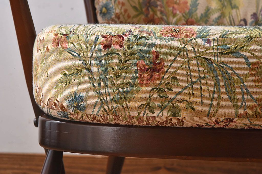 イギリスブランド家具　ERCOL(アーコール)製のクッションチェア(アームチェア、ソファ)
