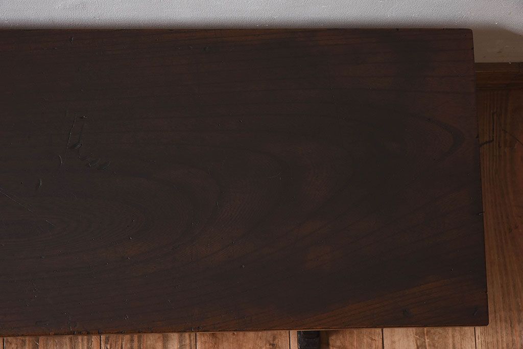 アンティーク雑貨　総ケヤキ材　天板一枚板!古い木の質感が味わい深い文机(1)