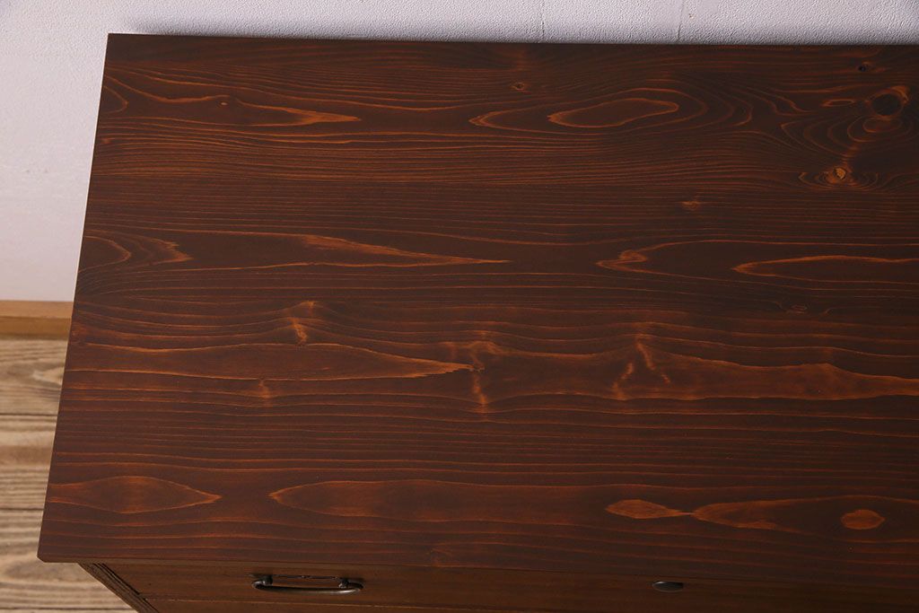 レトロ家具　昭和レトロ　ヒノキ材製天板　シンプルさが魅力の鉄脚ローボード(ローチェスト)(2)