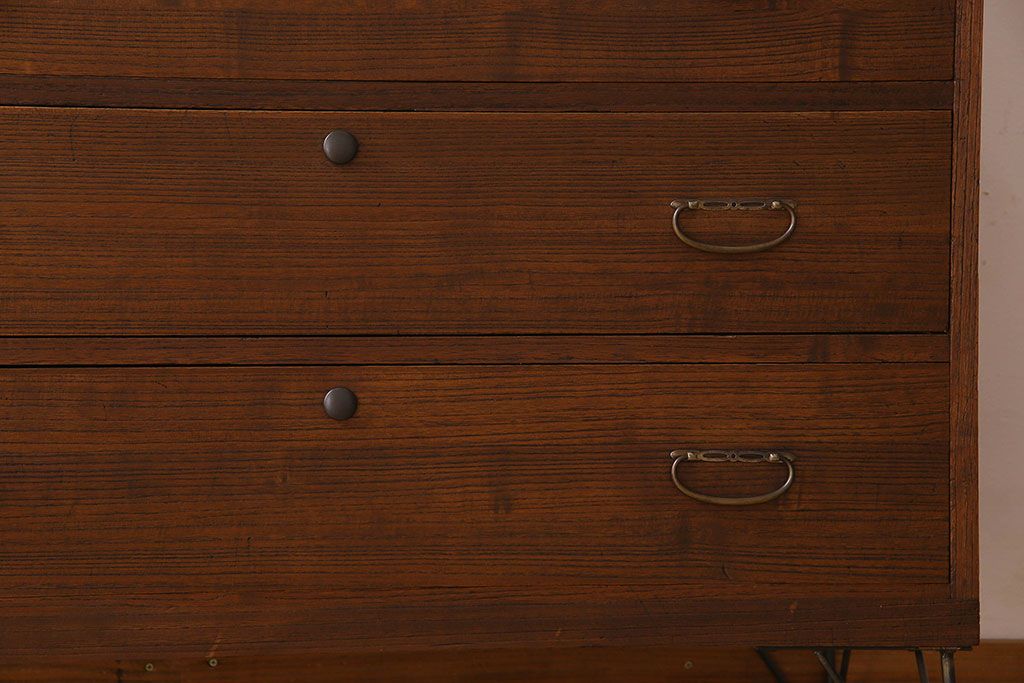 レトロ家具　昭和レトロ　ヒノキ材製天板　シンプルさが魅力の鉄脚ローボード(ローチェスト)(2)