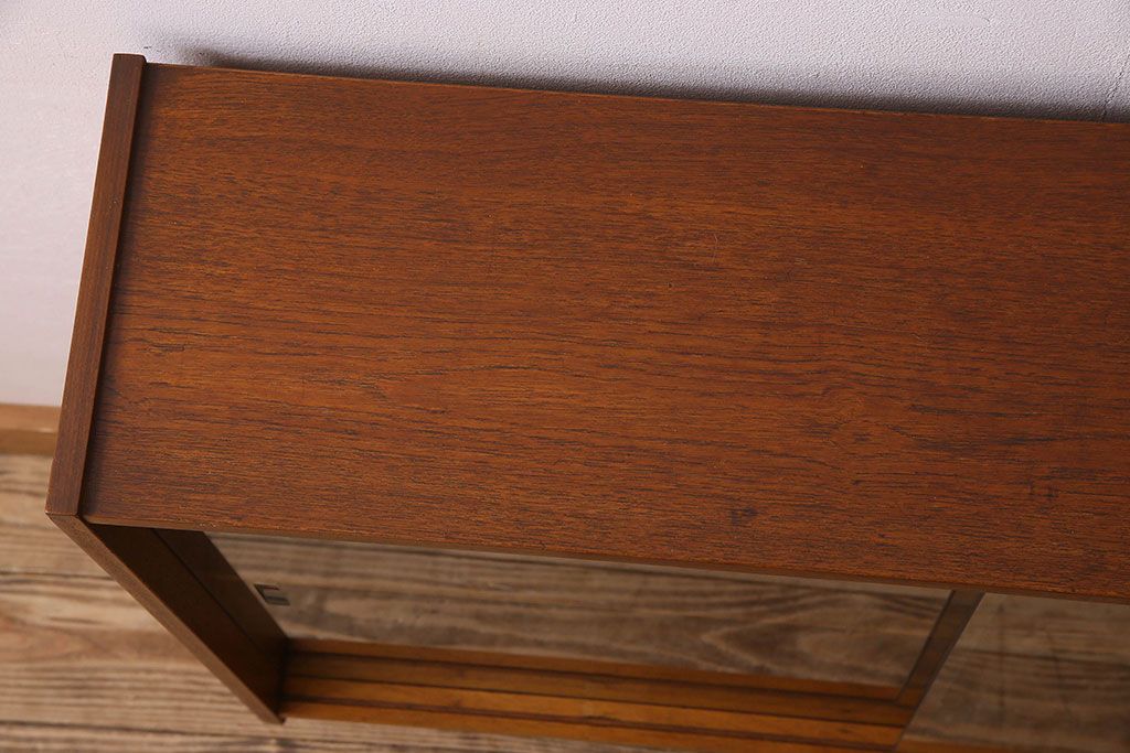 ヴィンテージ家具　北欧ビンテージ　チーク材　上品さが魅力のディスプレイラック(陳列棚、収納棚、戸棚)