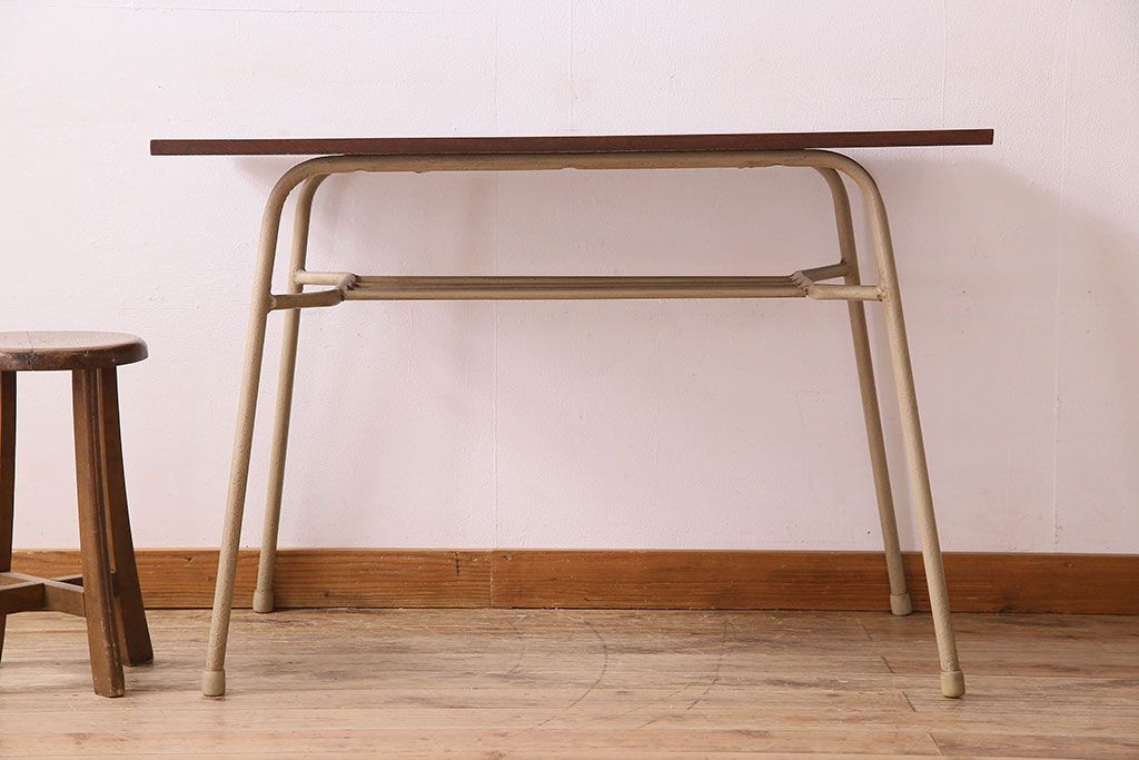 アンティーク家具　オーク材製天板　ペイントが素敵な鉄脚テーブル(平机)(2)