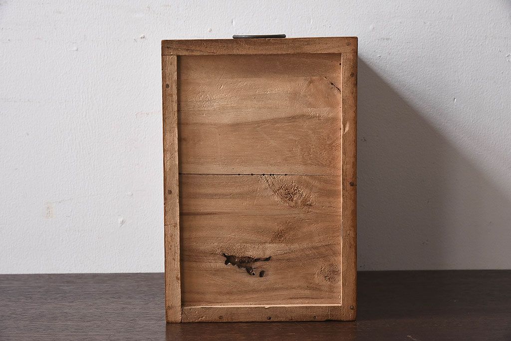 レトロ家具　昭和レトロ　総桐材　使い込まれた木味の小引き出し(裁縫箱)