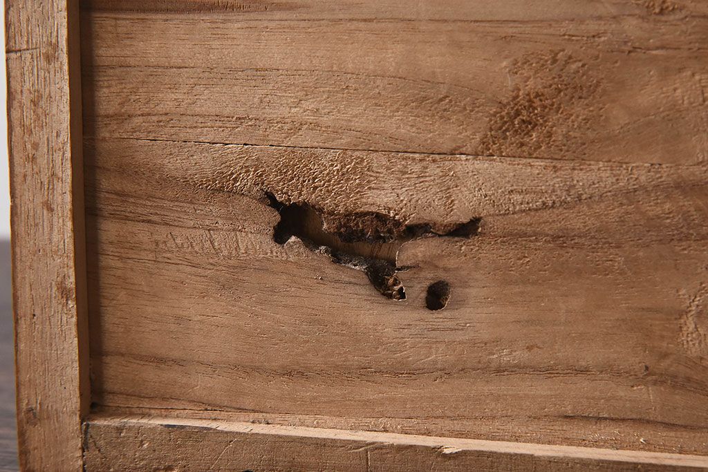 レトロ家具　昭和レトロ　総桐材　使い込まれた木味の小引き出し(裁縫箱)