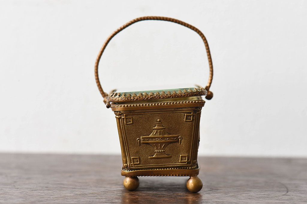 アンティーク雑貨　フランスアンティーク　装飾が美しいジュエリーケース(小物入れ)