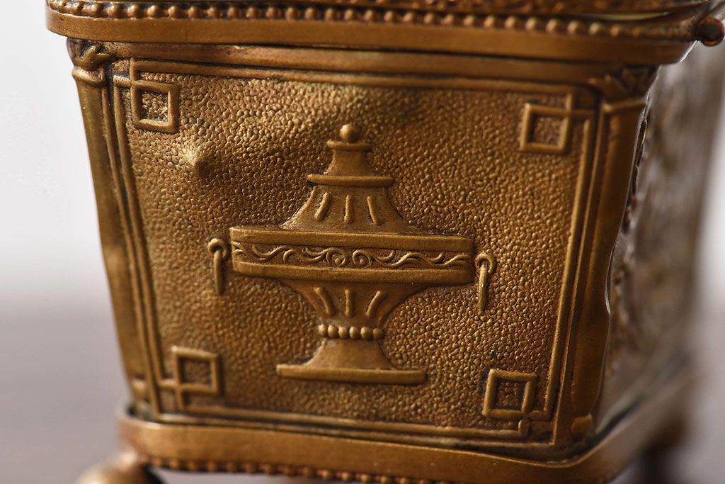 アンティーク雑貨　フランスアンティーク　装飾が美しいジュエリーケース(小物入れ)