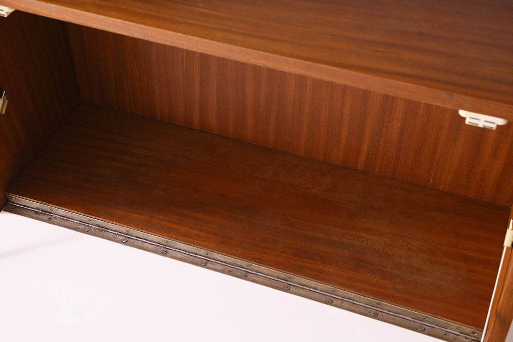 ヴィンテージ家具　北欧ビンテージ　色合いのコントラストがおしゃれなキャビネット(飾り棚、陳列棚)