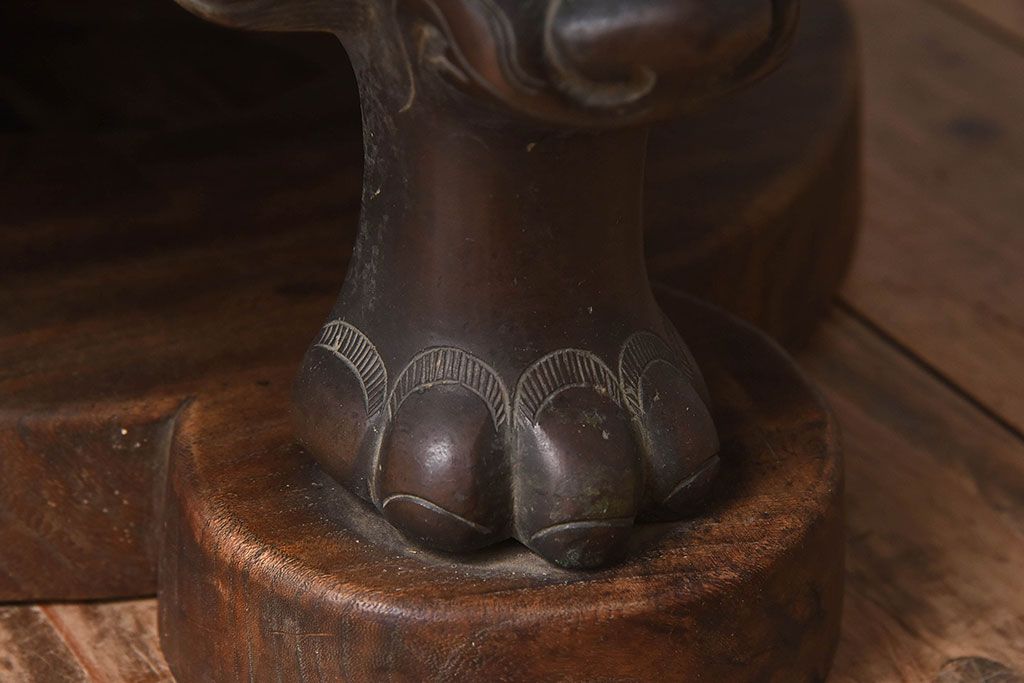 アンティーク雑貨　明治大正期　古銅　脚のデザインが素敵なアンティーク火鉢