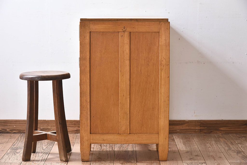 レトロ家具　昭和レトロ　栓材　木色の違いが印象的な片袖机(デスク)