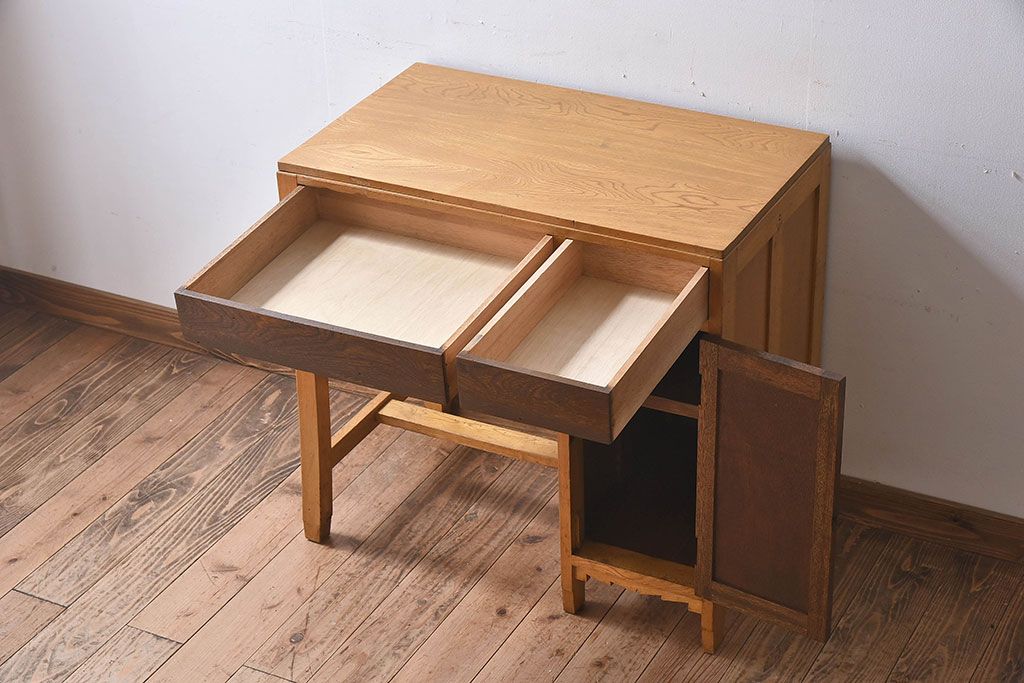 レトロ家具　昭和レトロ　栓材　木色の違いが印象的な片袖机(デスク)
