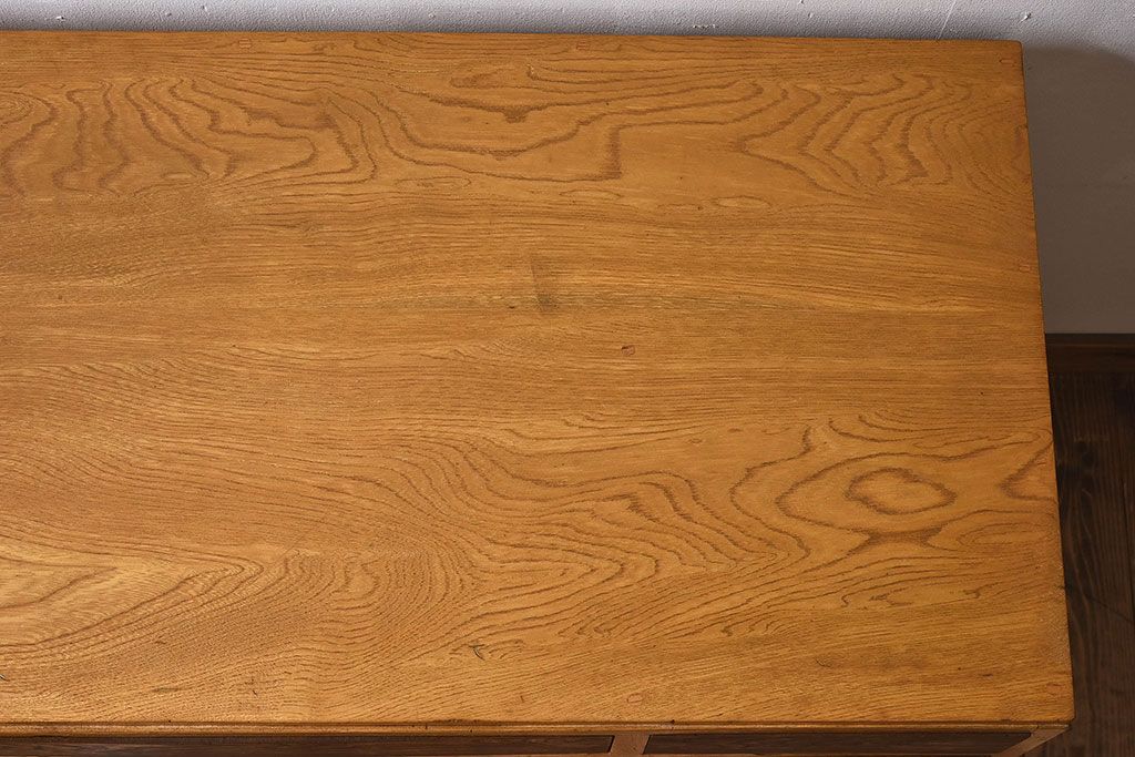 レトロ家具　昭和レトロ　栓材　木色の違いが印象的な片袖机(デスク)