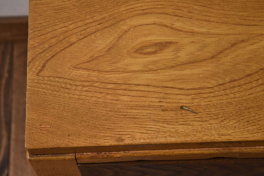 レトロ家具　昭和レトロ　栓材　木色の違いが印象的な片袖机(デスク)