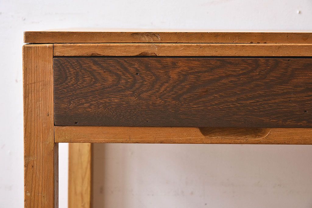 レトロ家具　昭和レトロ　栓材　木色の違いが印象的な片袖机(デスク)