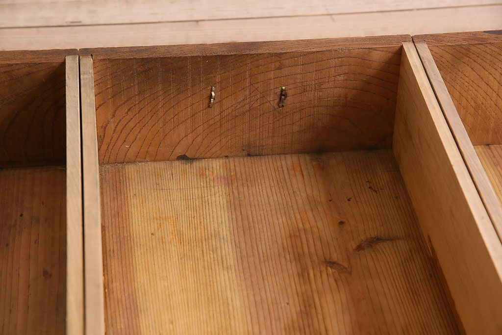 アンティーク家具　和製アンティーク 上質で風情のある四尺水屋箪笥(食器棚、収納箪笥)