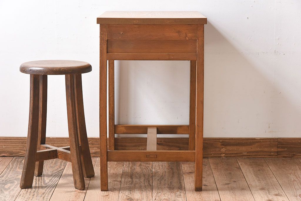 アンティーク雑貨　昭和レトロ　引き出し付き!シンプルなデザインのサイドテーブル(花台)