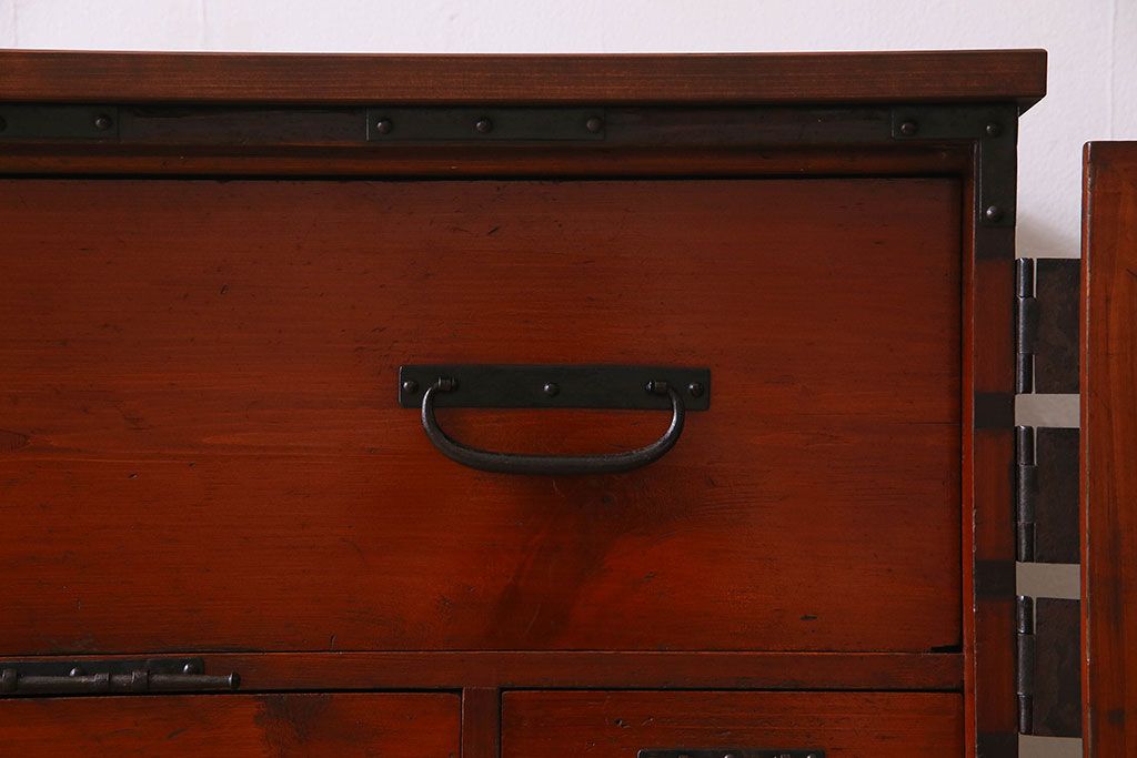 アンティーク家具　明治期!迫力のある鉄脚付き時代箪笥ローボード