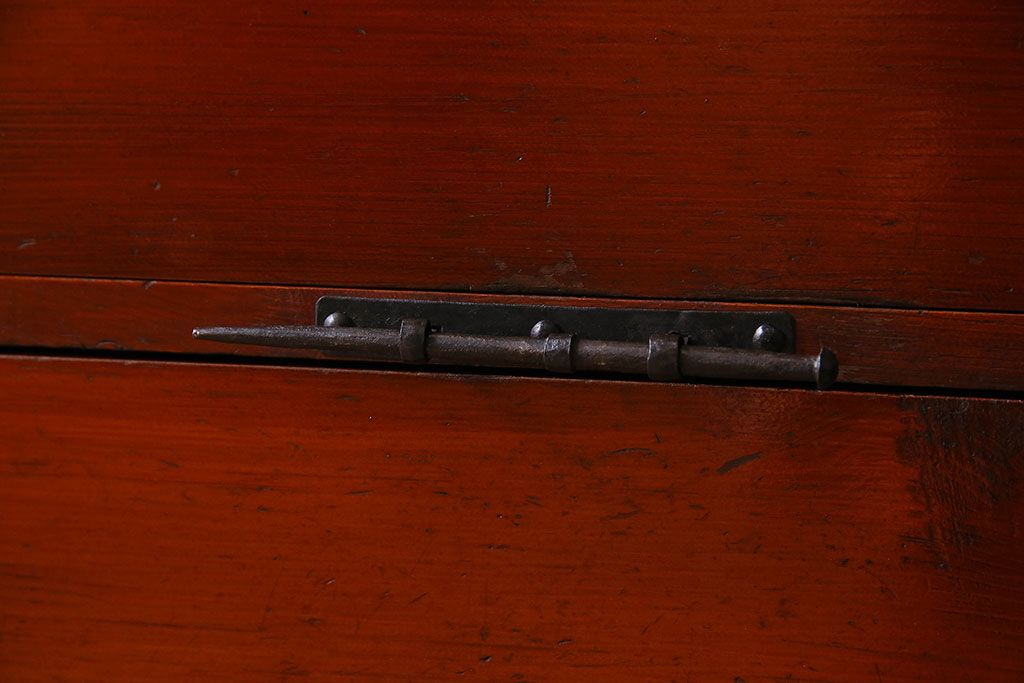アンティーク家具　明治期!迫力のある鉄脚付き時代箪笥ローボード