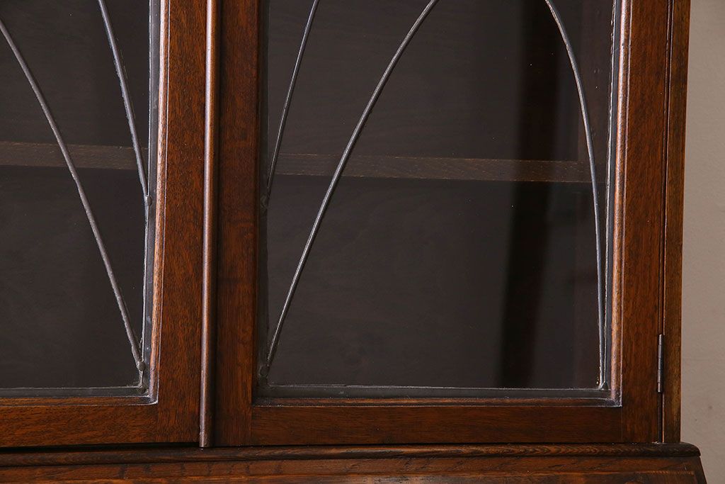 アンティーク雑貨　英国アンティーク　オーク材製　ステンドグラス扉のビューローブックケース(キャビネット)
