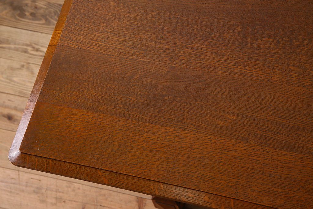 アンティーク家具　フランスアンティーク　おしゃれなデザインのダイニングテーブル(1)