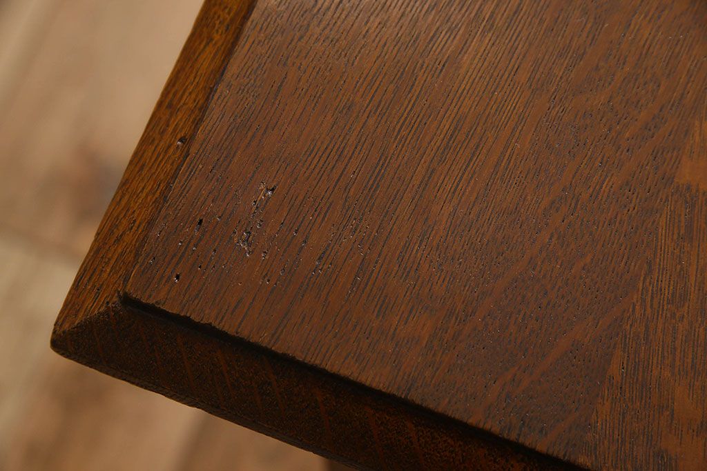 アンティーク家具　フランスアンティーク　おしゃれなデザインのダイニングテーブル(2)