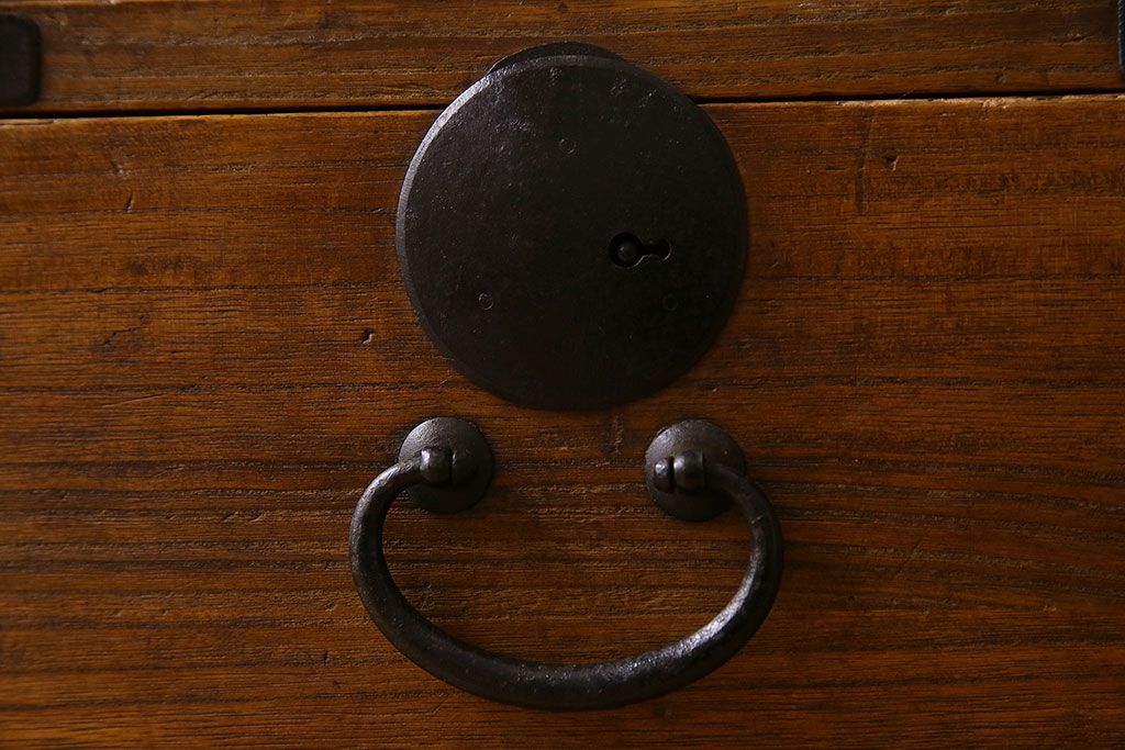 アンティーク家具　和製アンティーク　3杯引き出し付き!鉄脚箪笥ローボード(ローチェスト)