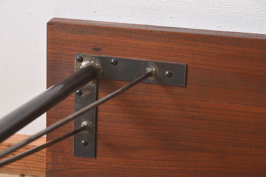 アンティーク家具　和製アンティーク　ケヤキ材一枚板!古材の質感が味わい深い鉄脚テーブル(作業台、アイアンテーブル)