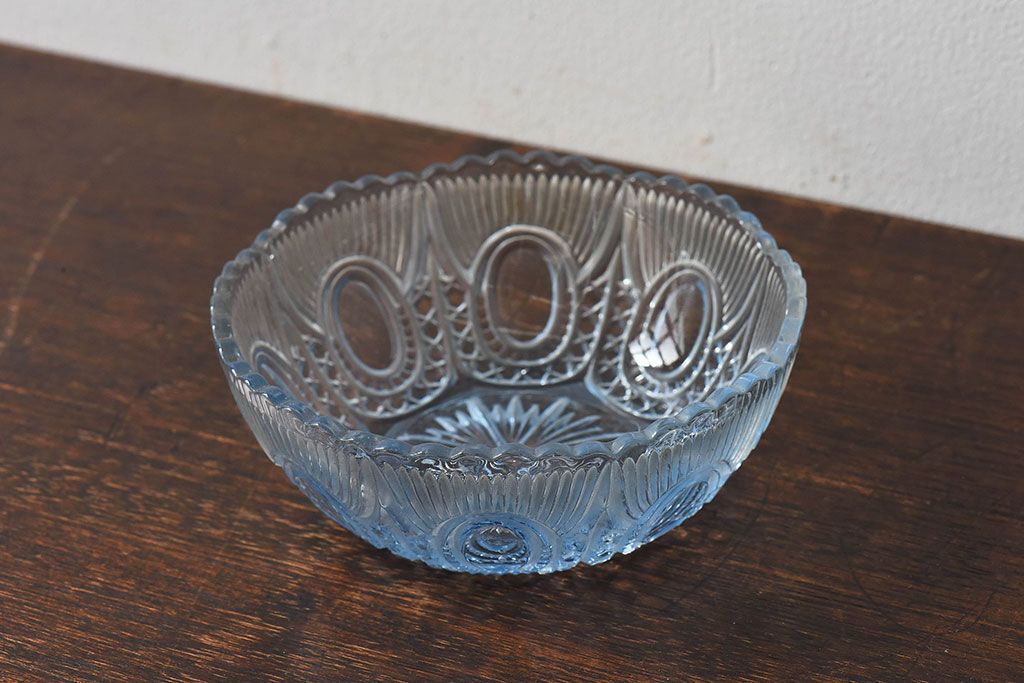 アンティーク雑貨 昭和レトロ 涼しげな水色のガラス鉢(皿、器、プレスガラス) | ラフジュ工房