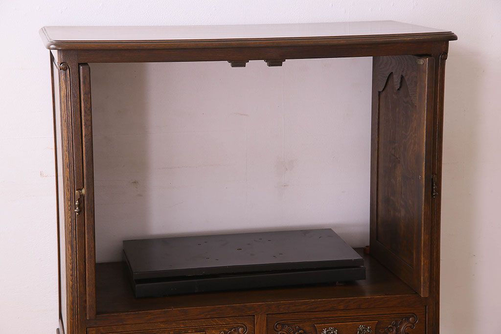 ヴィンテージ家具　フランスビンテージ　猫脚や彫刻が美しいテレビ収納棚(テレビ台、キャビネット)