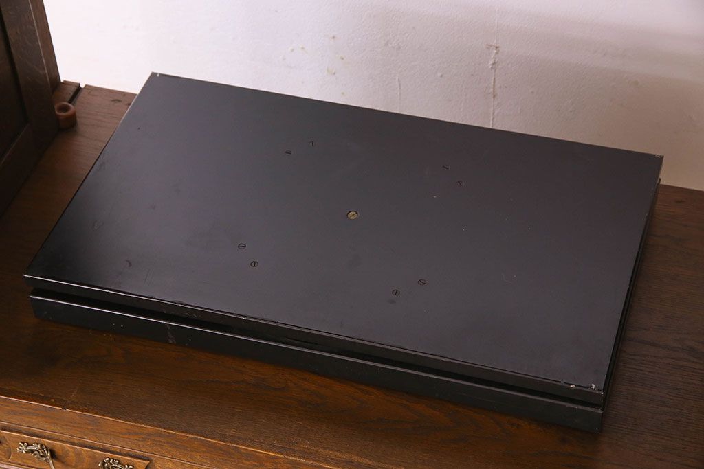 ヴィンテージ家具　フランスビンテージ　猫脚や彫刻が美しいテレビ収納棚(テレビ台、キャビネット)