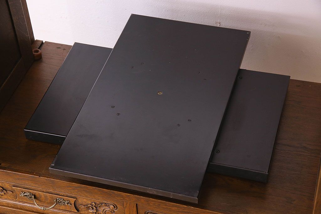 ヴィンテージ家具　フランスビンテージ　猫脚や彫刻が美しいテレビ収納棚(テレビ台、キャビネット)