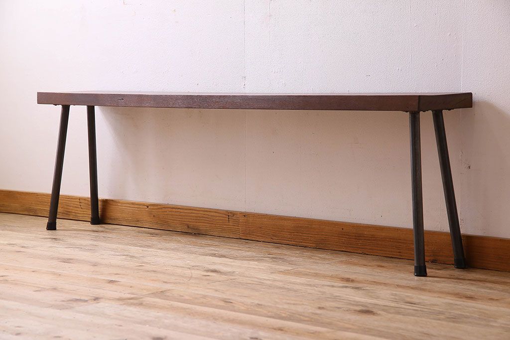 レトロ家具　昭和レトロ　ナラ材一枚板 古材の質感が味わい深い鉄脚ベンチ(長椅子、アイアンベンチ)(3)