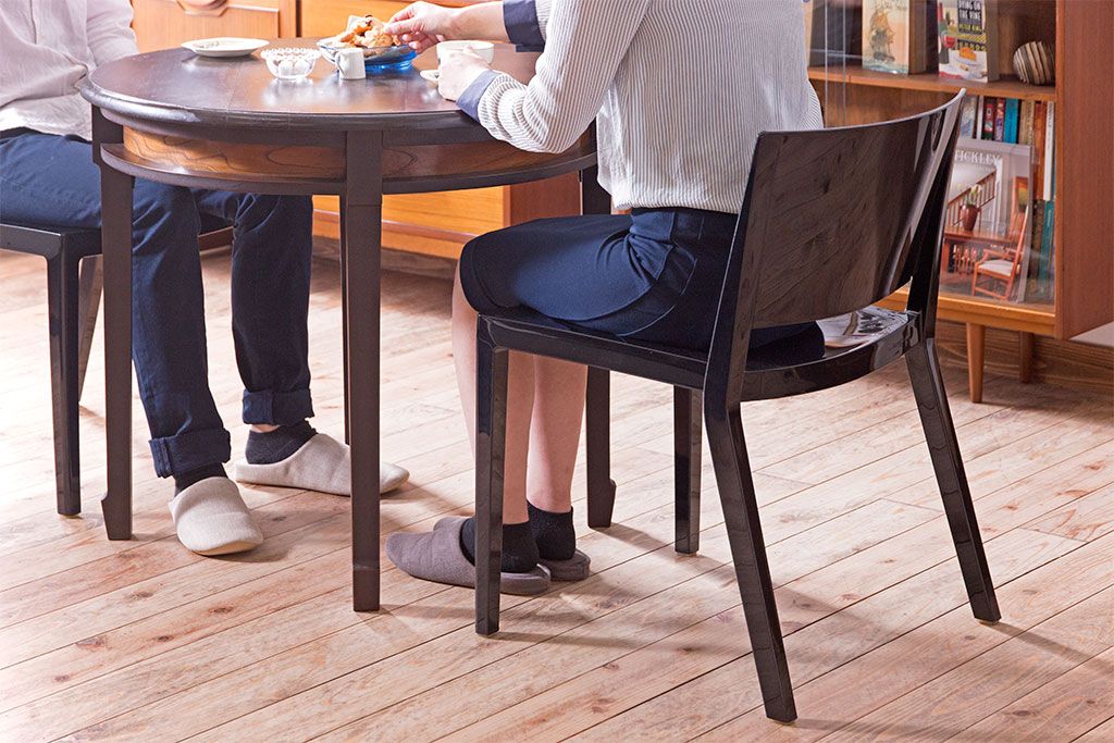中古　ブランド家具　Kartell(カルテル)製　Lizz(リッツ)　モダンなデザインのチェア(椅子、  ダイニングチェア)(定価約3万3千円)(1)