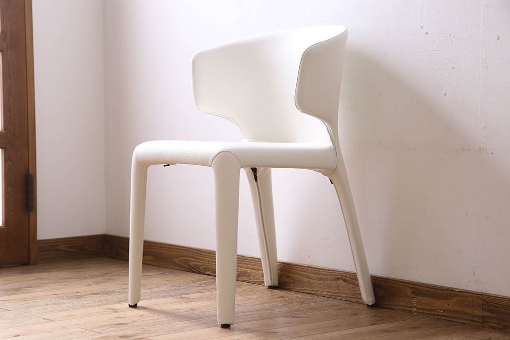中古　ブランド家具　Cassina(カッシーナ)製　HOLA(オラ)　アームチェア(イス、椅子)(定価約23万円)(1)